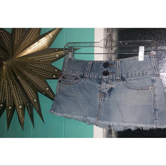 Hollister Dresses & Skirts - ✨HOLLISTER MINI DENIM SKIRT✨